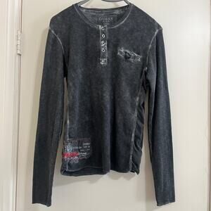 Guess Y2K Mens Henley Shirt Stitched Applique Distressed Futuristic Sz M Logo.